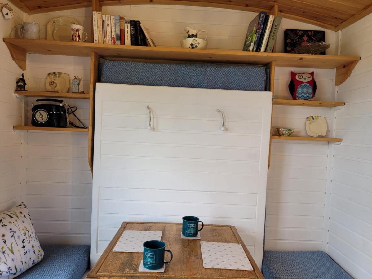 The Shepherds Hut At Forestview Farm Greenisland Zewnętrze zdjęcie